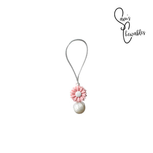 Pink Flower Zipper Pull